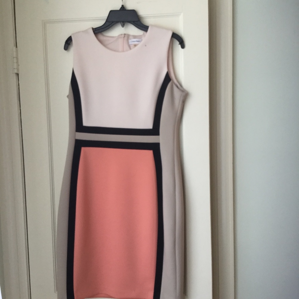 Cute Calvin Klein block print sheath